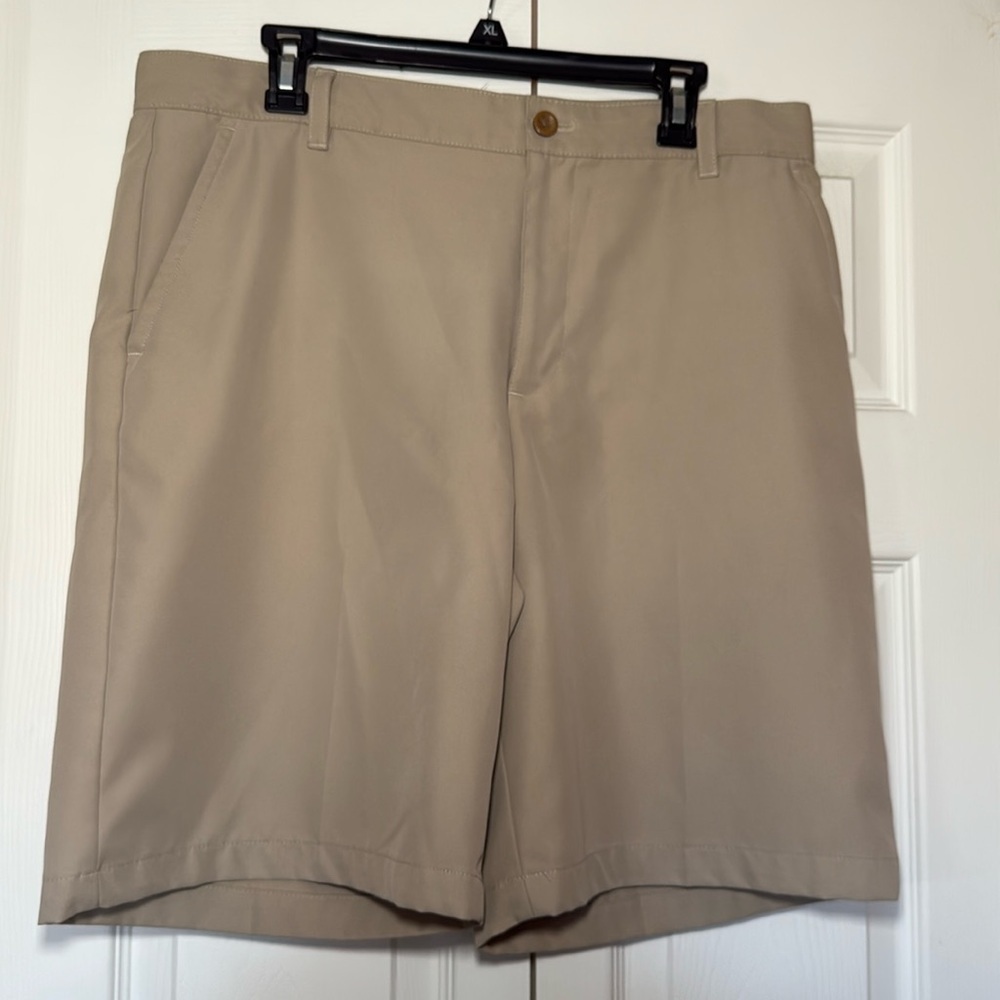 Men’s Izod golf short size 36